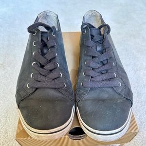 Men's UGG Australia Vanowen Black Sneakers, Size 8